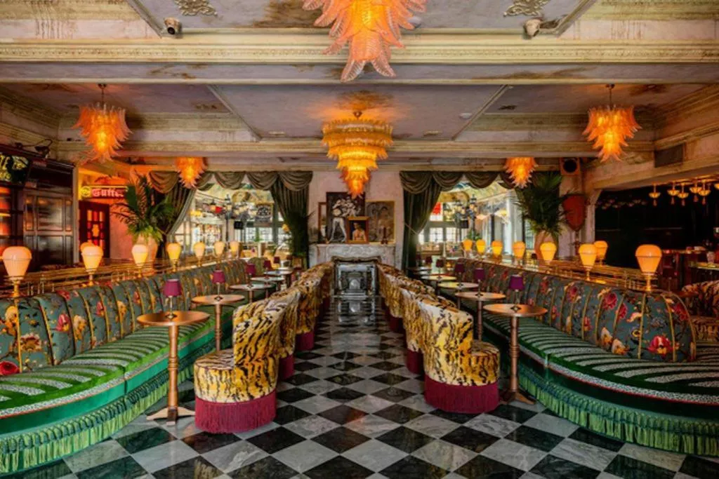 The Lafayette Hotel, Swim Club & Bungalows