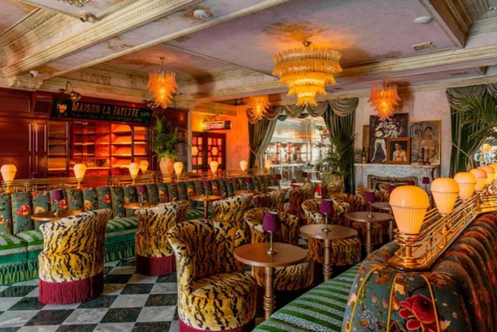 The Lafayette Hotel, Swim Club & Bungalows