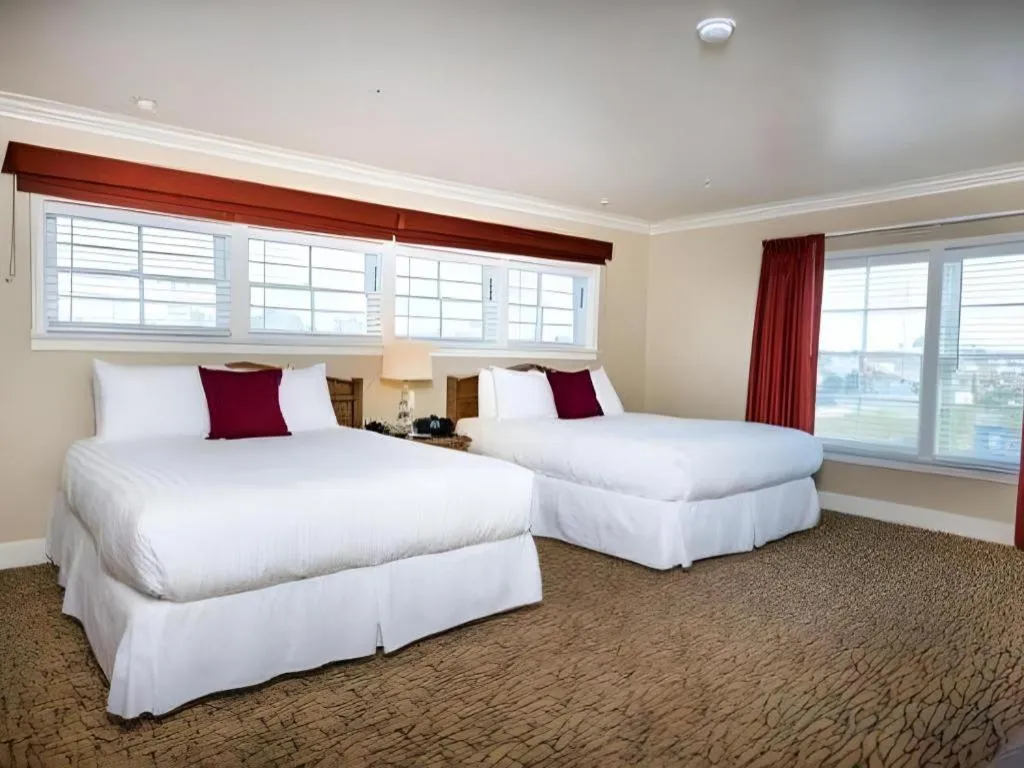 Bed in The Lafayette Hotel, Swim Club & Bungalows