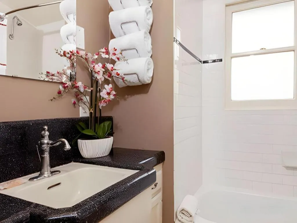 The Lafayette Hotel, Swim Club & Bungalows