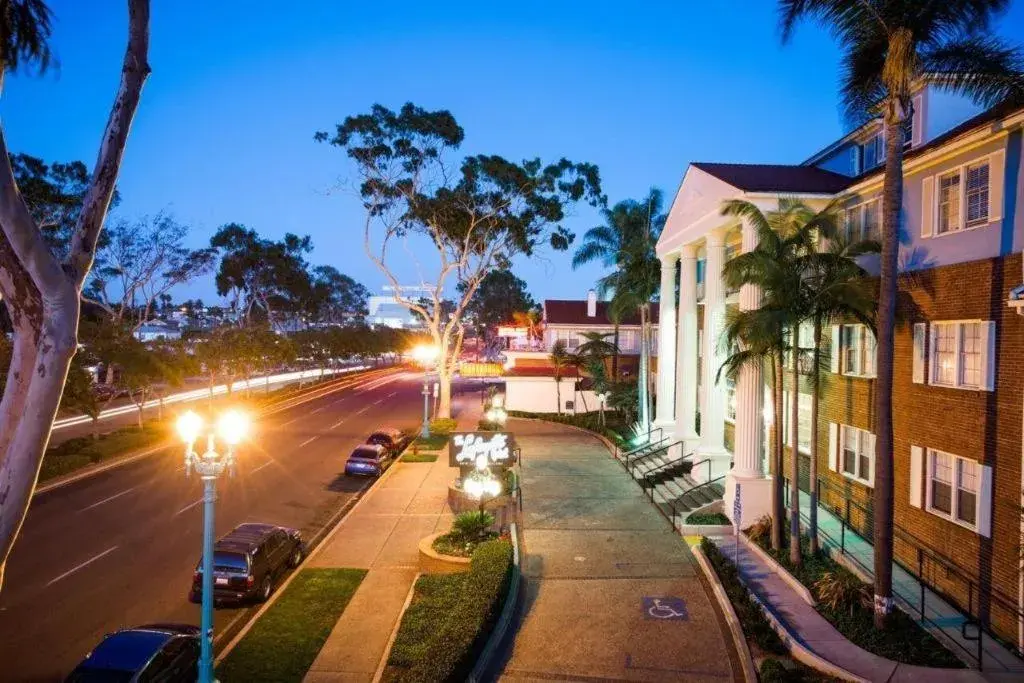 The Lafayette Hotel, Swim Club & Bungalows The Lafayette Hotel, Swim Club & Bungalows