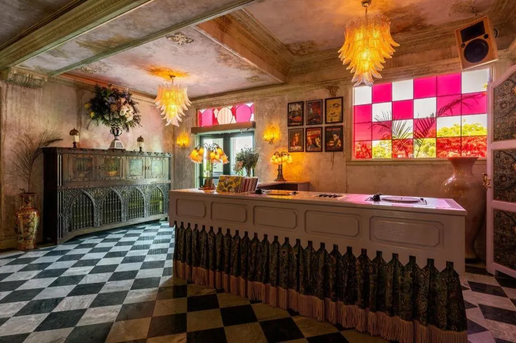 The Lafayette Hotel, Swim Club & Bungalows