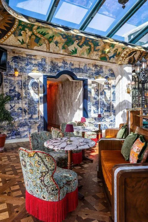 The Lafayette Hotel, Swim Club & Bungalows