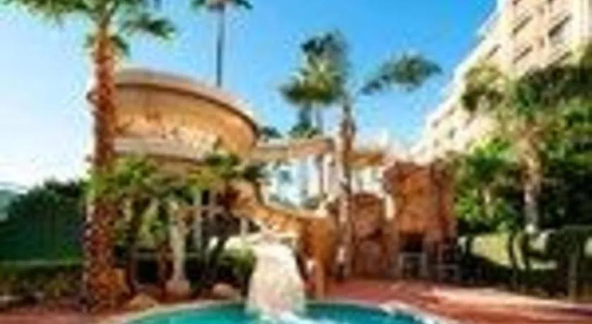 Sheraton Crescent Hotel