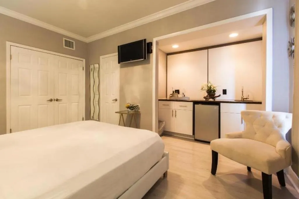 Bed in Odyssey of South Beach Apart Hotel