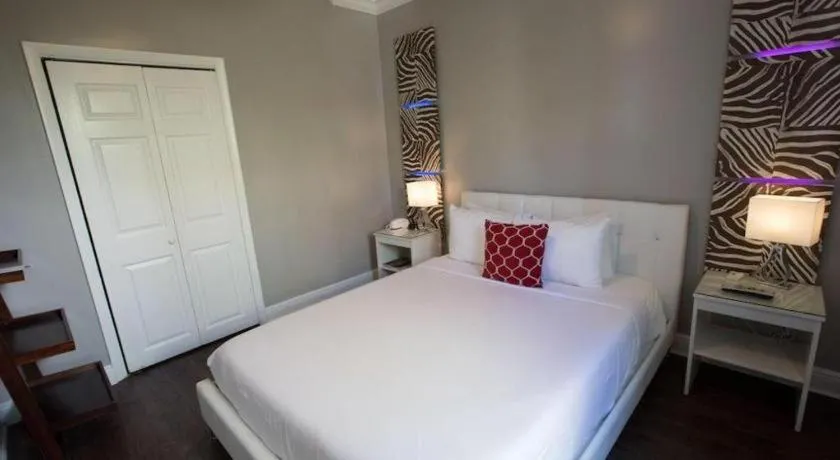 Bed in Odyssey of South Beach Apart Hotel