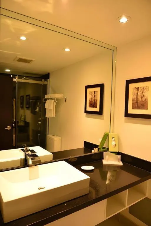 Edward Hotel North York