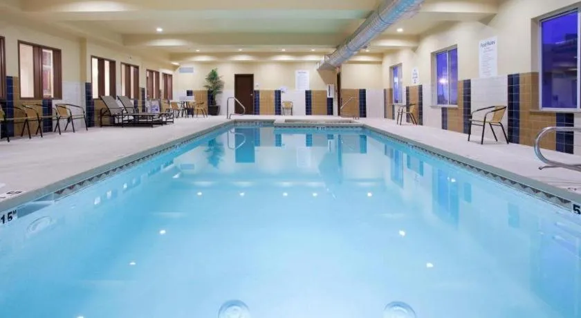 Holiday Inn Express Hotel & Suites Lamar By IHG