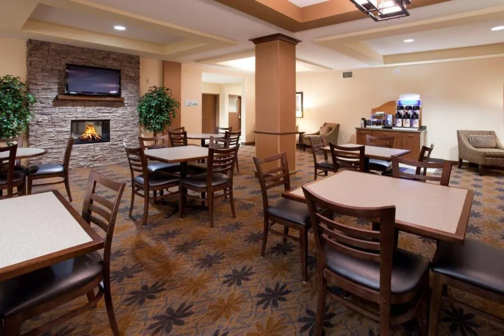 Holiday Inn Express Hotel & Suites Lamar By IHG