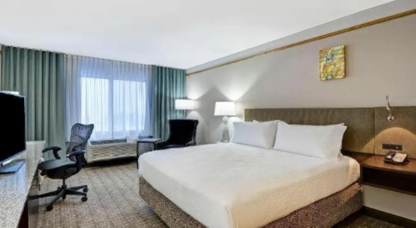 Bed in Hilton Garden Inn Oshkosh