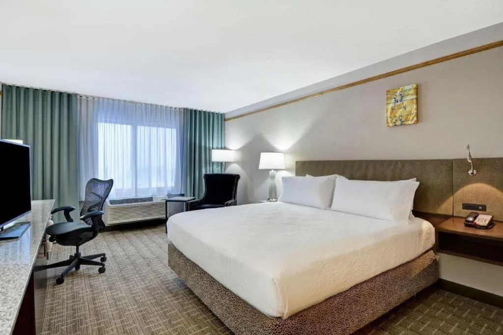 Bed in Hilton Garden Inn Oshkosh