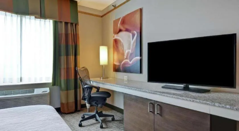 Bed in Hilton Garden Inn Appleton/Kimberly