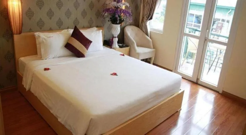 Bed in Hanoi Impressive Hotel