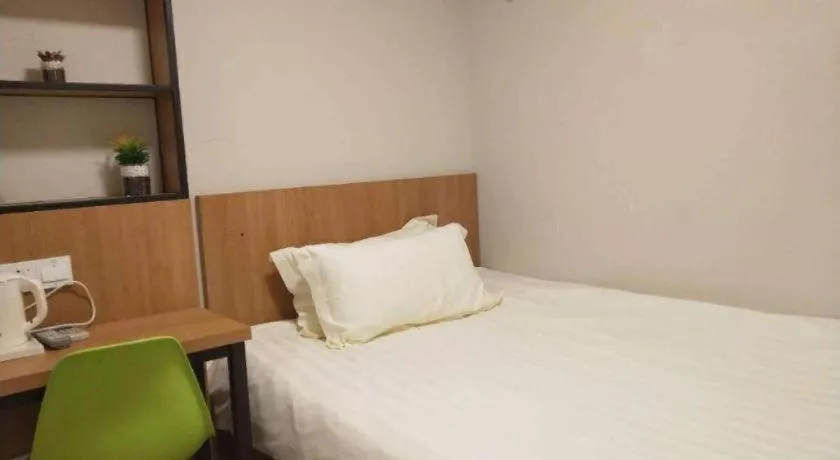 Bed in Jinjiang Inn Style Ningbo Railway Station