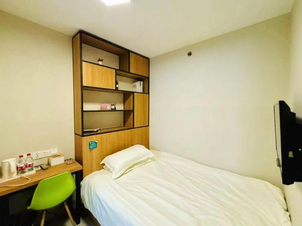 Bed in Jinjiang Inn Style Ningbo Railway Station