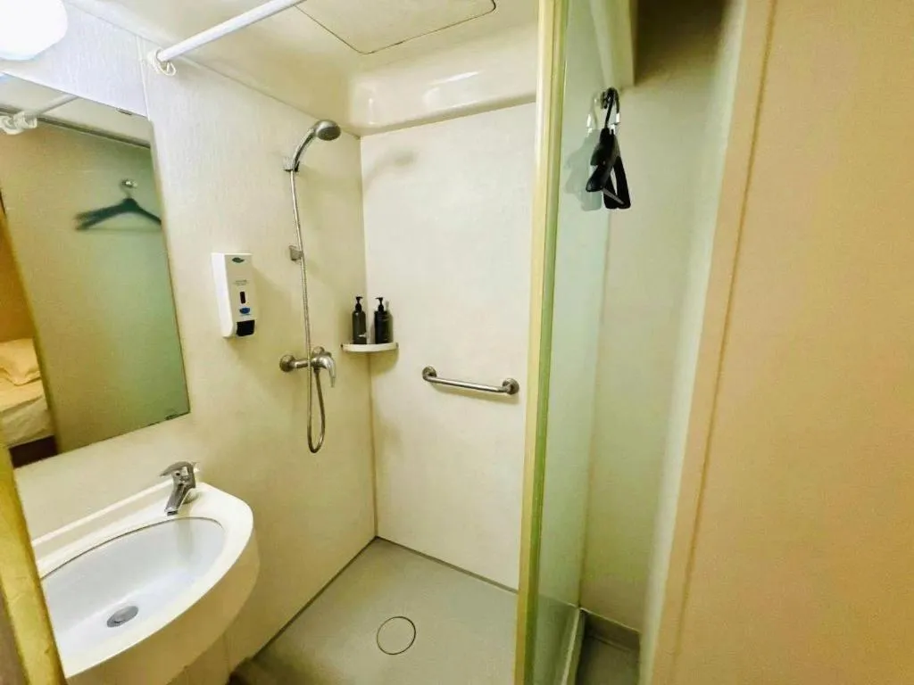 Jinjiang Inn Style Ningbo Railway Station