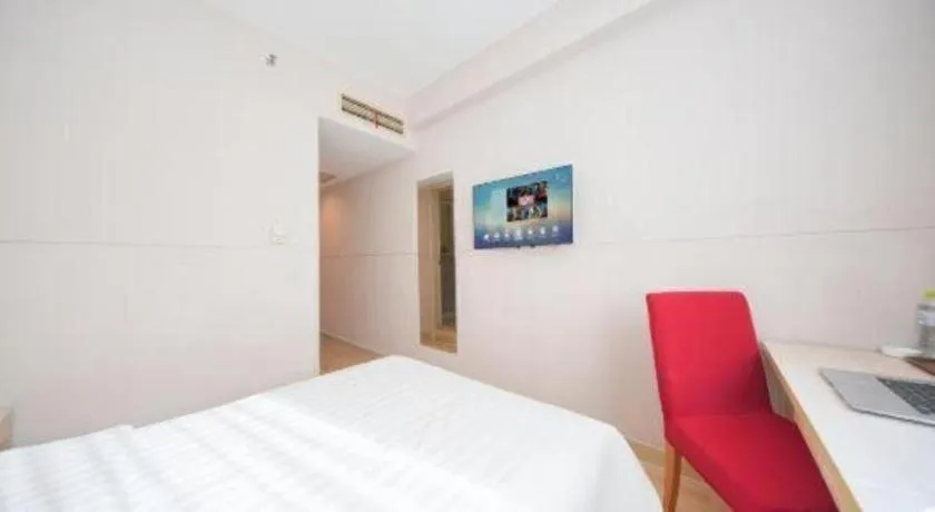 Bed in Jinjiang Inn Qingdao Hangzhou Rd.