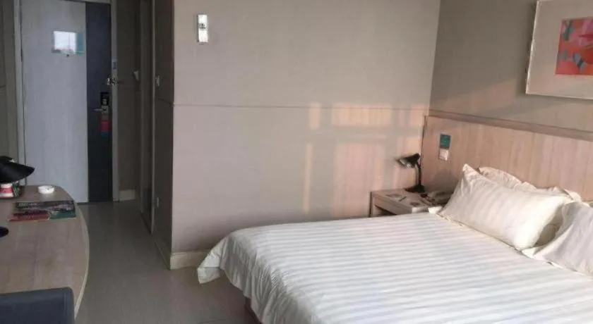 Bed in Jinjiang Inn Shanghai Songjiang University Town