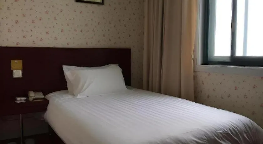 Bed in Jinjiang Inn Shanghai Songjiang University Town