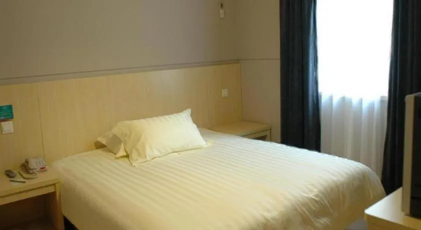 Bed in Jinjiang Inn Shanghai Songjiang University Town
