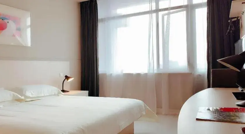 Bed in Jinjiang Inn Shanghai Songjiang University Town Bed in Jinjiang Inn Shanghai Songjiang University Town