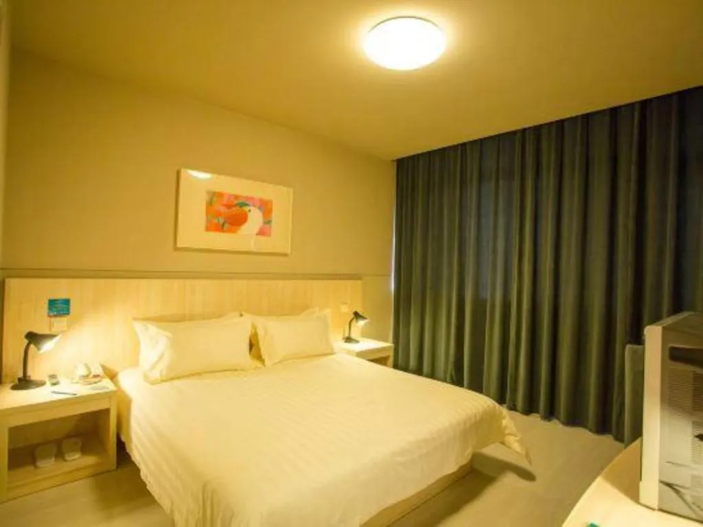 Bed in Jinjiang Inn Shanghai Songjiang University Town