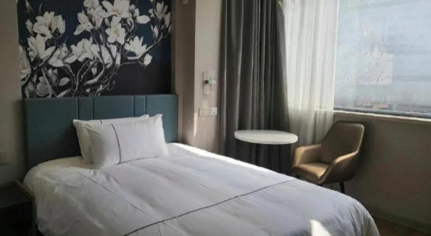 Bed in Jinjiang Inn Chengdu Kuanzhai Alley Jinxianqiao