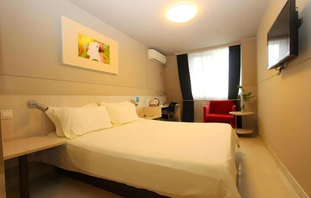 Bed in Jinjiang Inn Wuhan Hanjiang Road Metro Station Jiangtan Pedestrian Street