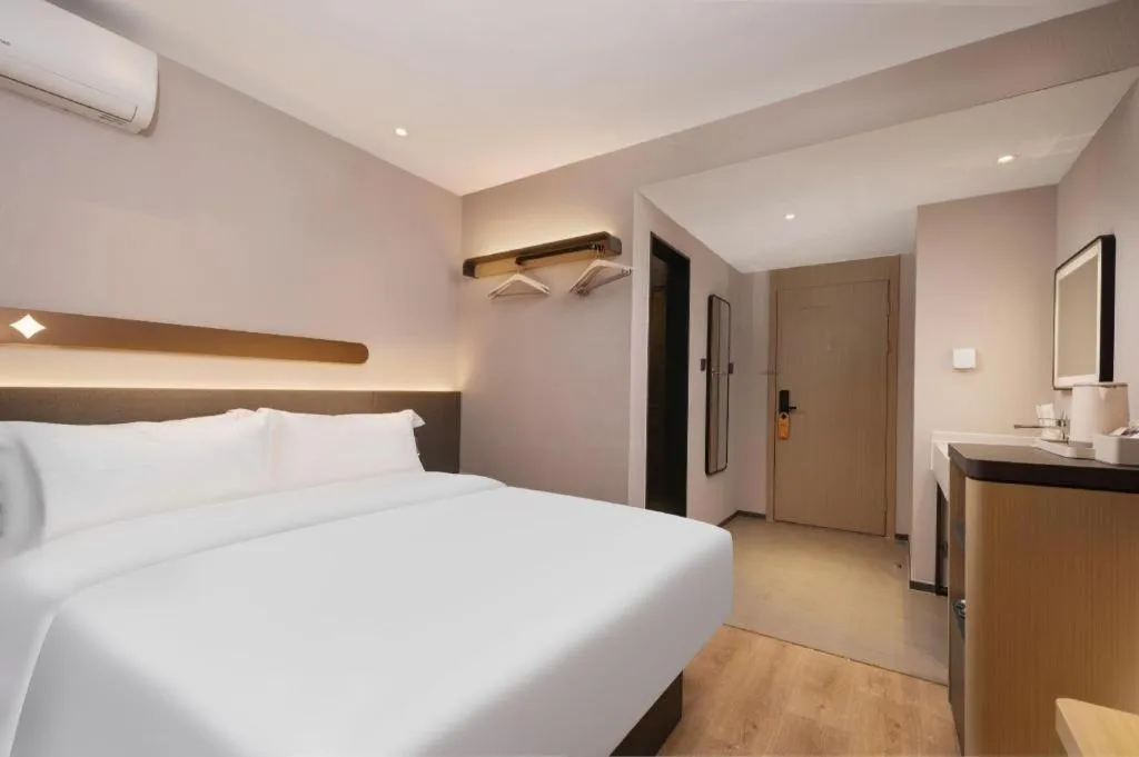 Bed in Jinjiang Inn Wuhan Hanjiang Road Metro Station Jiangtan Pedestrian Street