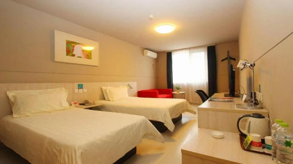 Bed in Jinjiang Inn Wuhan Hanjiang Road Metro Station Jiangtan Pedestrian Street