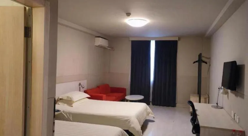 Bed in Jinjiang Inn Wuhan Hanjiang Road Metro Station Jiangtan Pedestrian Street