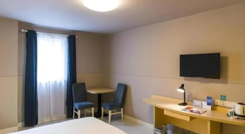 Bed in Jinjiang Inn Wuhan Hanjiang Road Metro Station Jiangtan Pedestrian Street