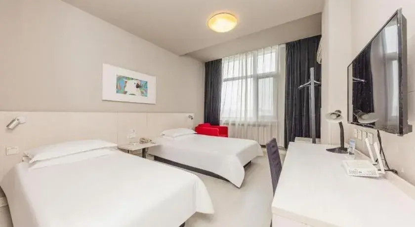 Bed in Jinjiang Inn JiNan Daminghu New Scenic Area Lishan Road Bed in Jinjiang Inn JiNan Daminghu New Scenic Area Lishan Road