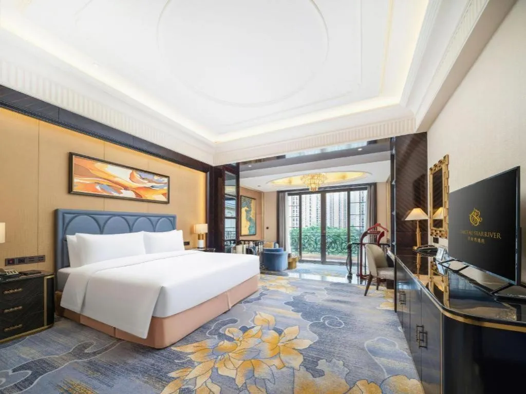 Bed in Chateau StarRiver Guangzhou Peninsula