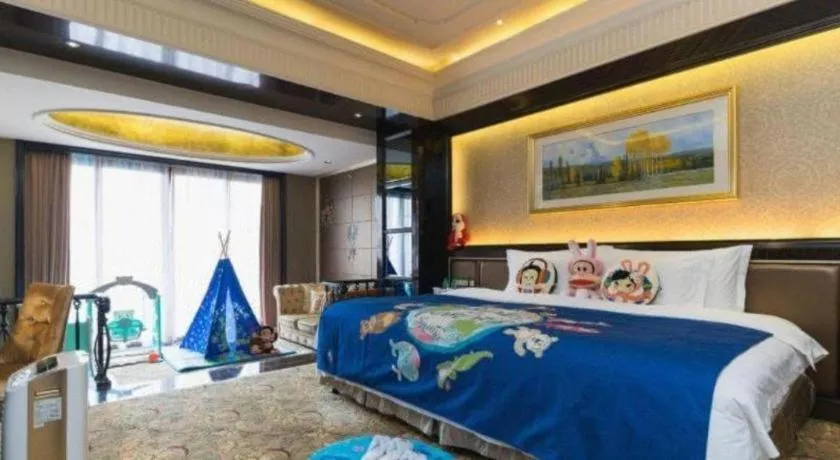 Bed in Chateau StarRiver Guangzhou Peninsula