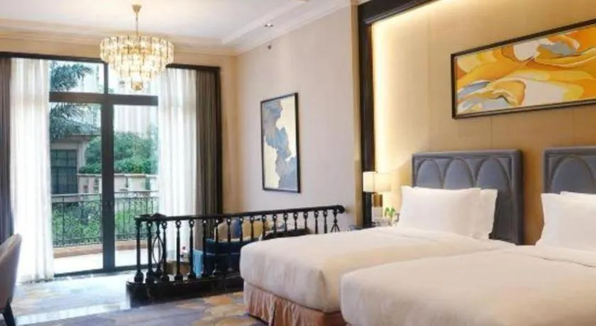 Bed in Chateau StarRiver Guangzhou Peninsula
