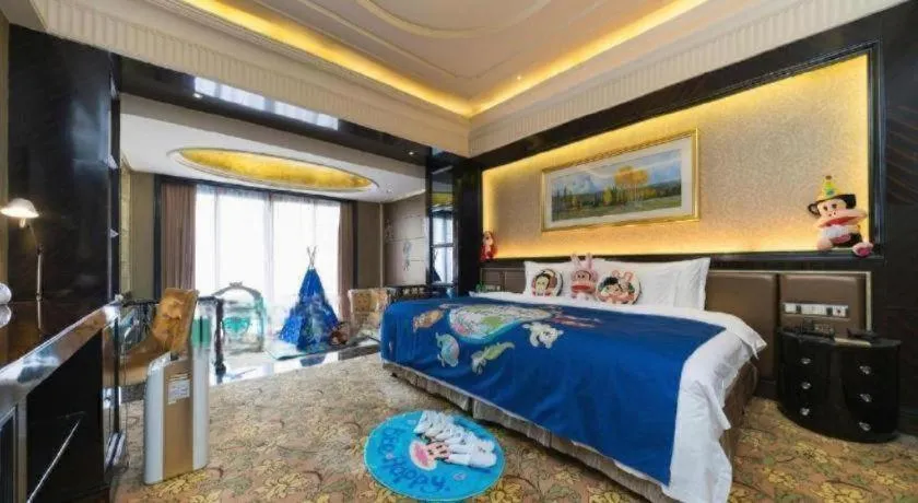 Bed in Chateau StarRiver Guangzhou Peninsula