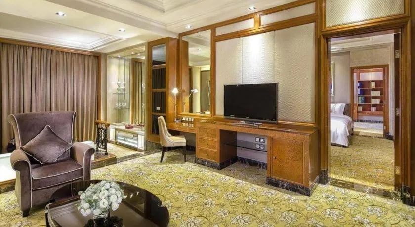 Bed in Chateau StarRiver Guangzhou Peninsula