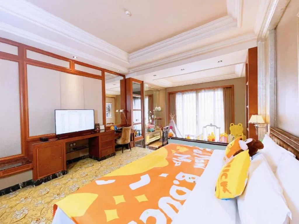 Bed in Chateau StarRiver Guangzhou Peninsula