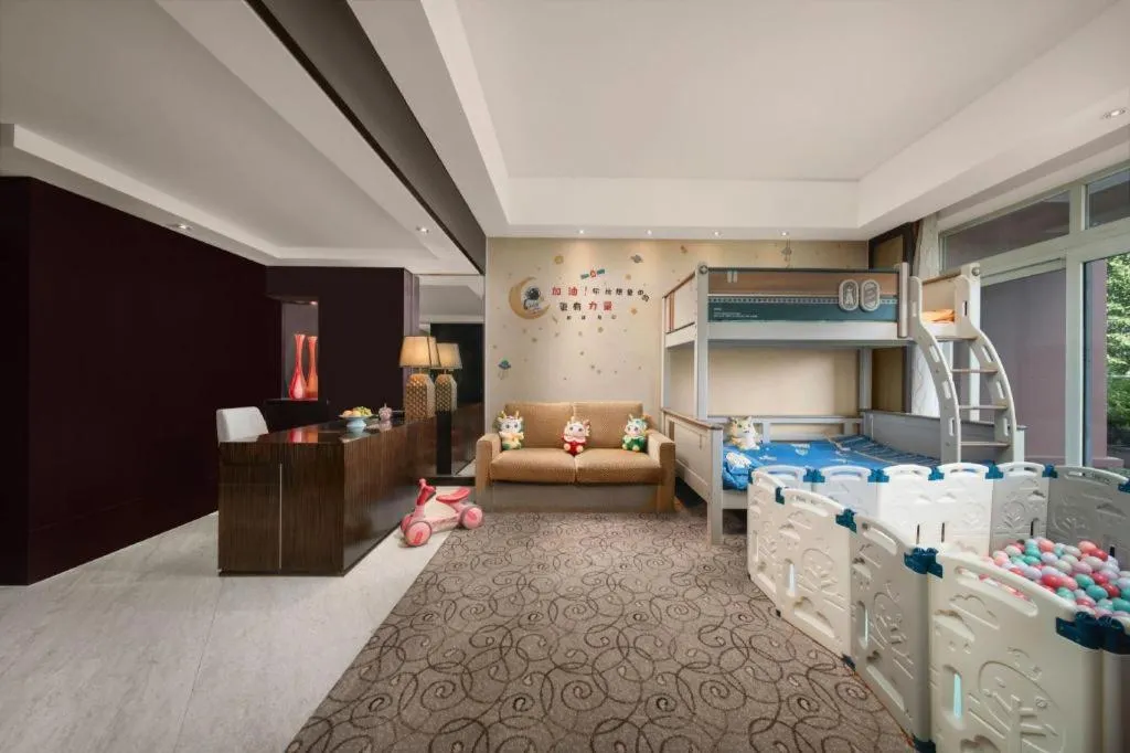 Bed in New Century Grand Hotel Xuzhou