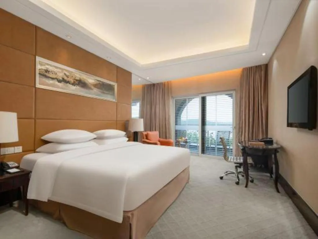 Bed in New Century Grand Hotel Xuzhou