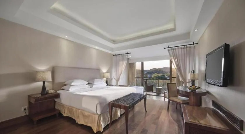 Bed in New Century Resort Jiulong Lake Ningbo