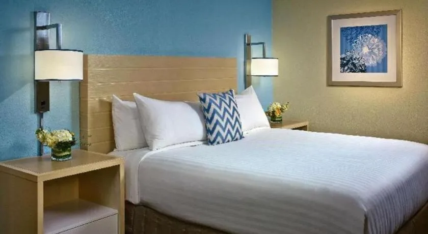 Bed in Sonesta ES Suites Ann Arbor