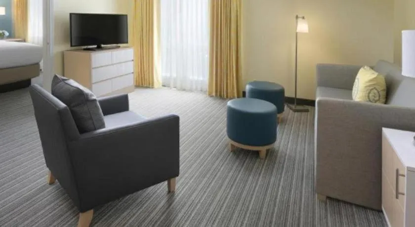 Bed in Sonesta ES Suites Ann Arbor