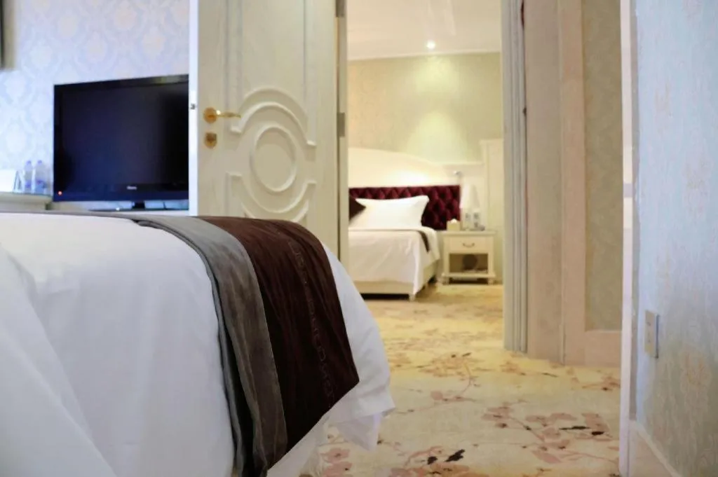 Bed in Guilin Bravo Hotel Grand Wing