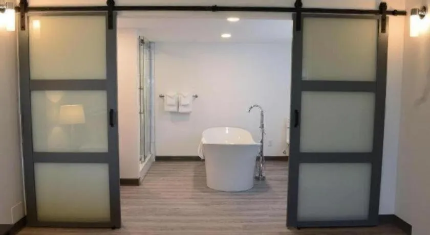 Coast High Country Inn