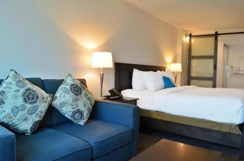 Bed in Coast High Country Inn