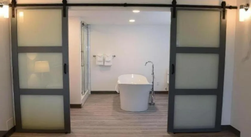 Coast High Country Inn