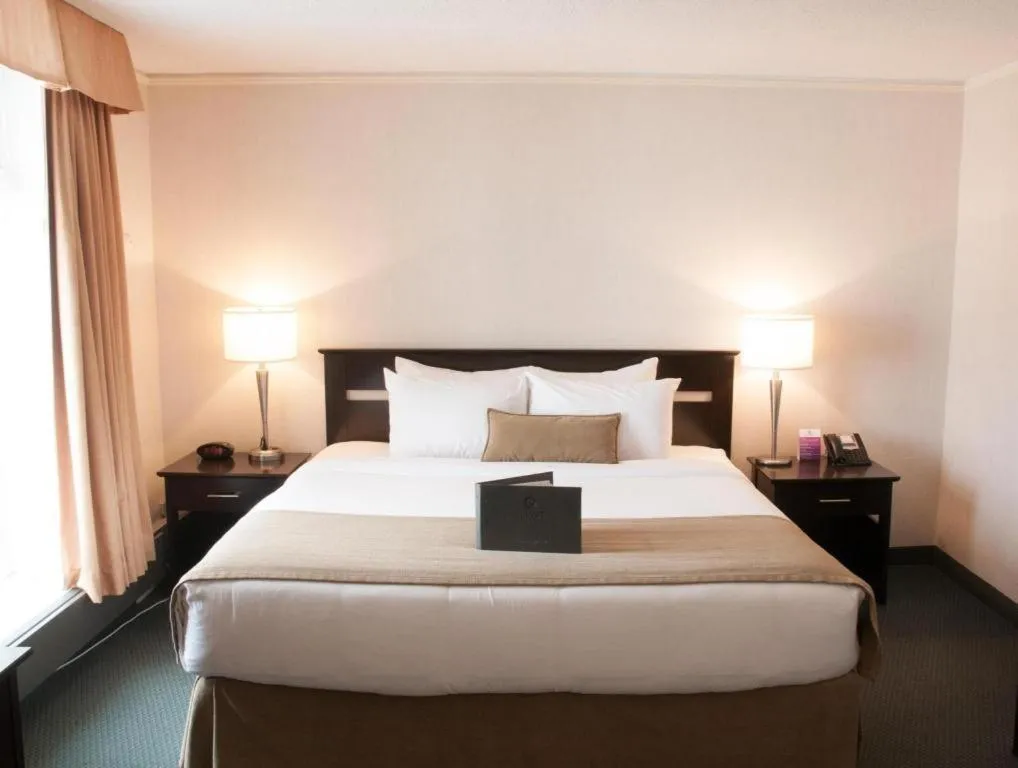 Bed in Coast High Country Inn