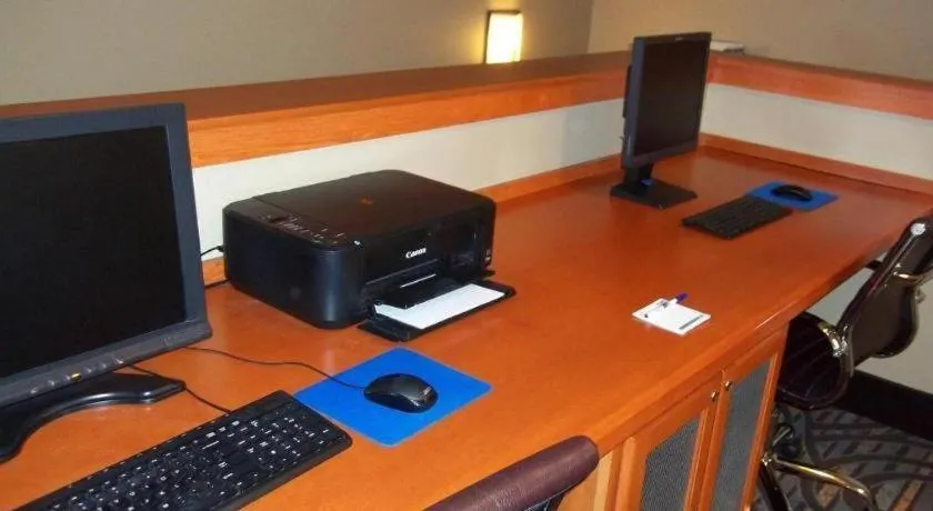 Holiday Inn Express & Suites Winner By IHG